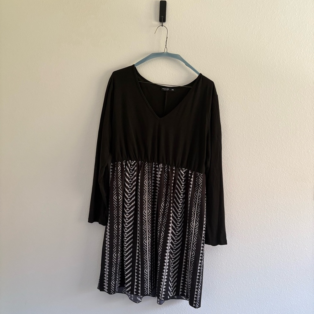 SHEIN • Black‎ and White Patterned Dress